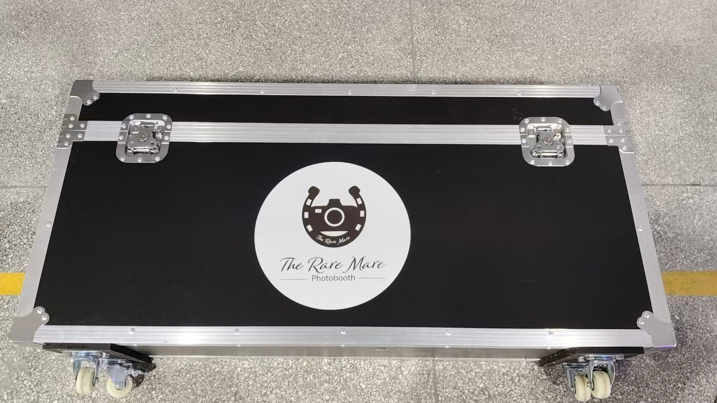 An iPad selfie pod and travel case