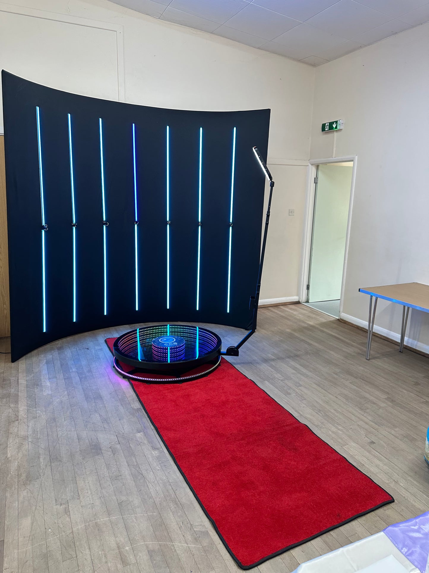 Infinity Glass 360 PhotoBooth