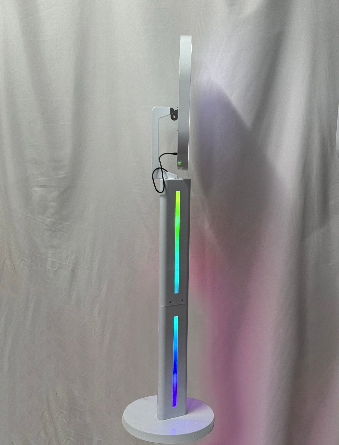 Oval IPad Selfie Pod Photobooth