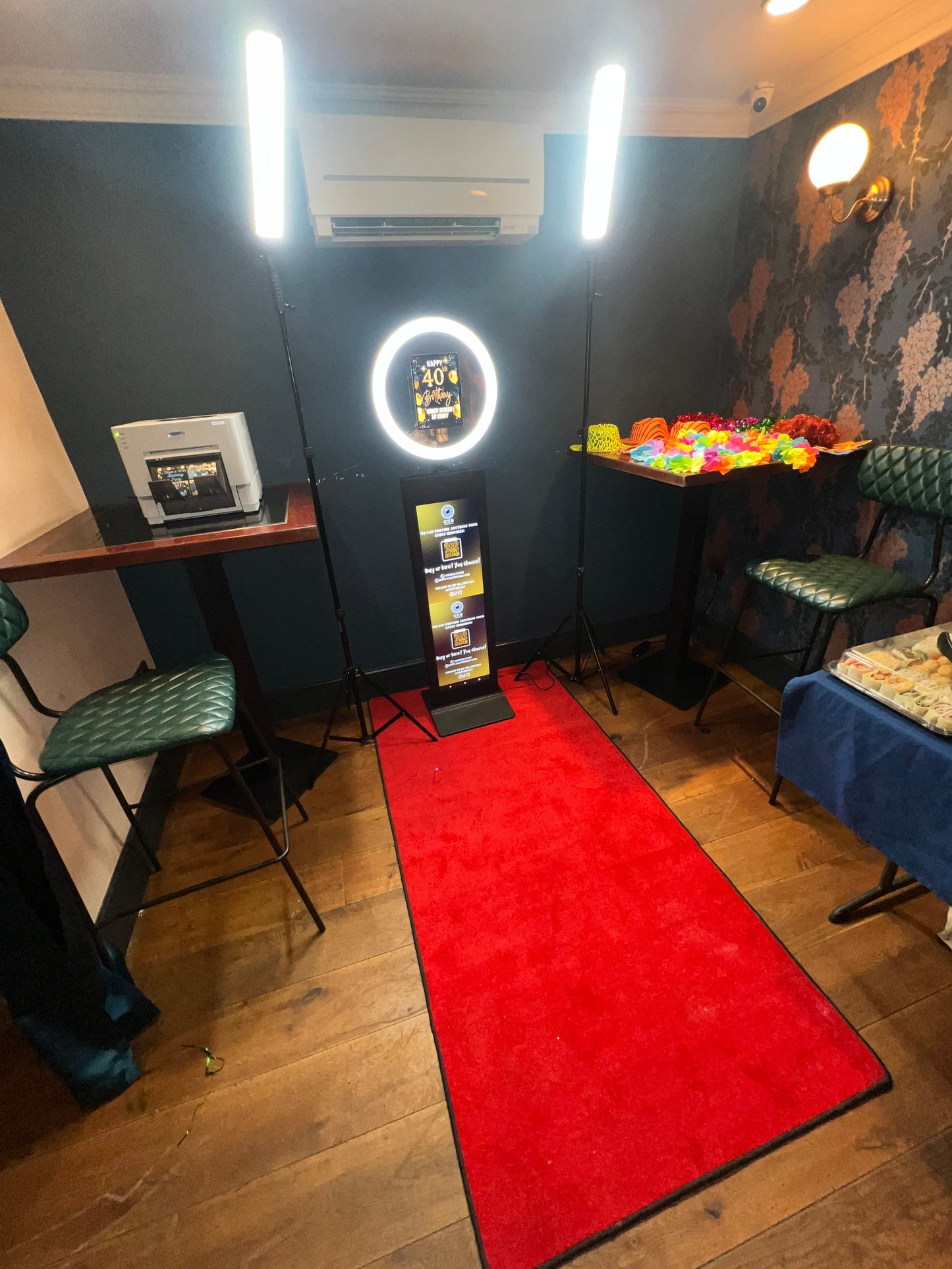 2x Professional Wireless LED Light Sticks & Stands