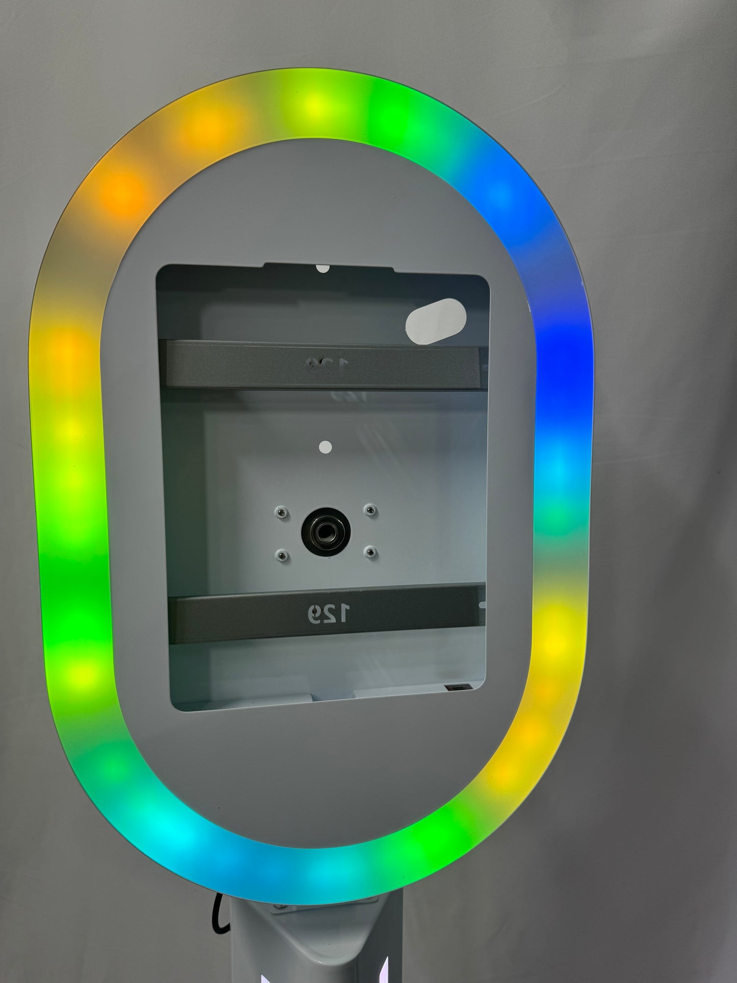 Oval IPad Selfie Pod Photobooth