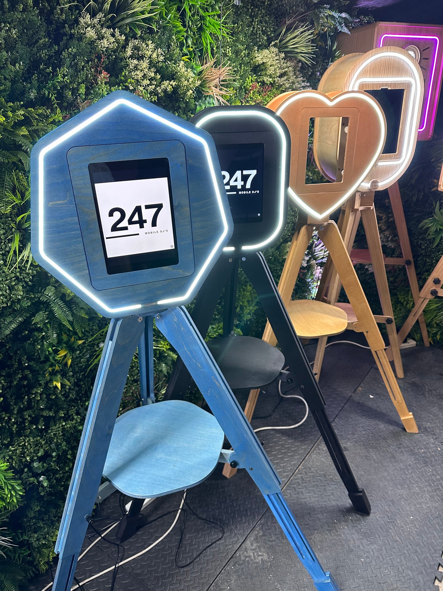 Vintage Heptagon IPad Selfie Pod Photobooth