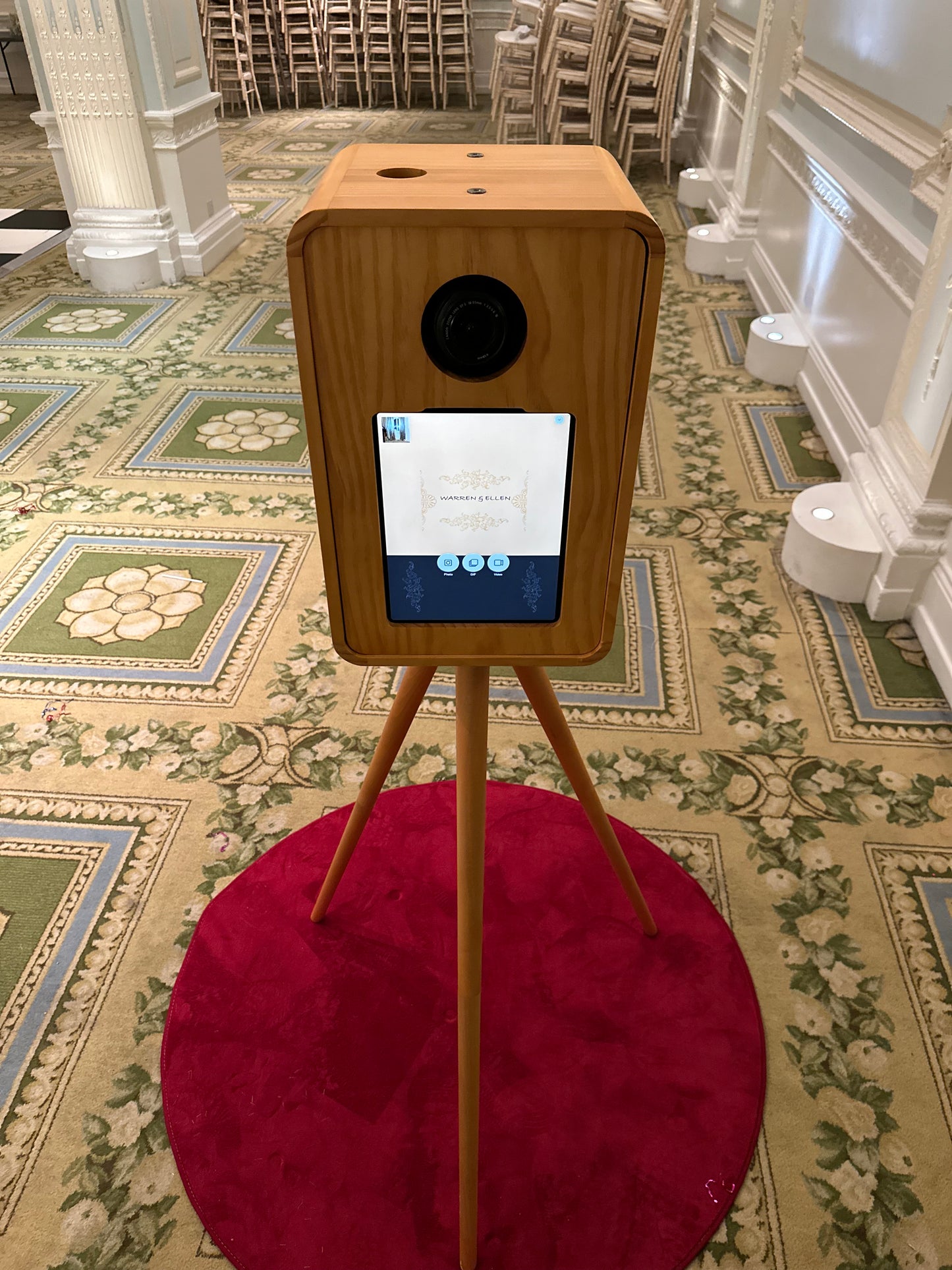 Vintage DSLR iPad Selfie Pod Photobooth