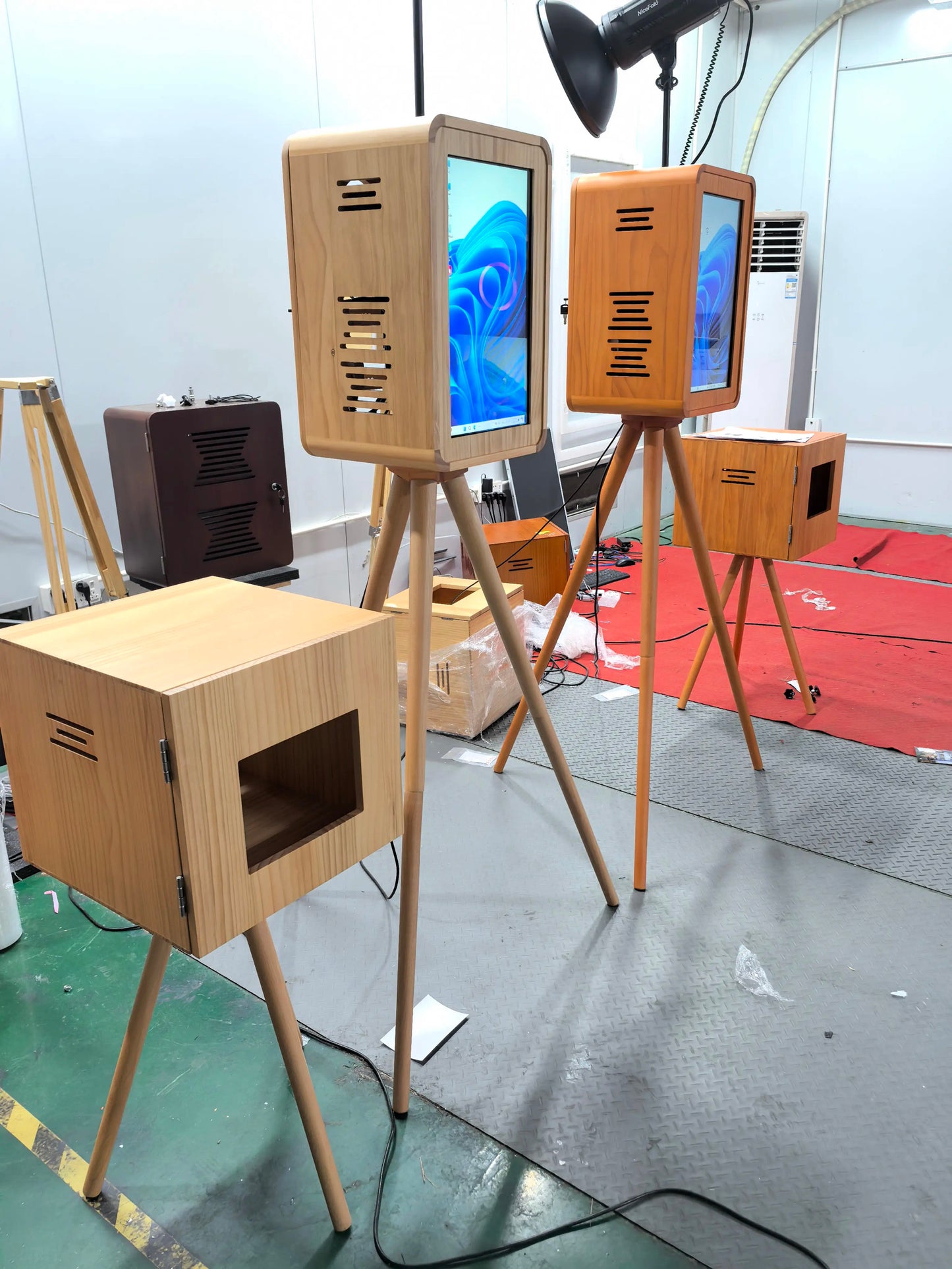 Wooden DSLR & iPad Selfie Pod Windows Photobooth