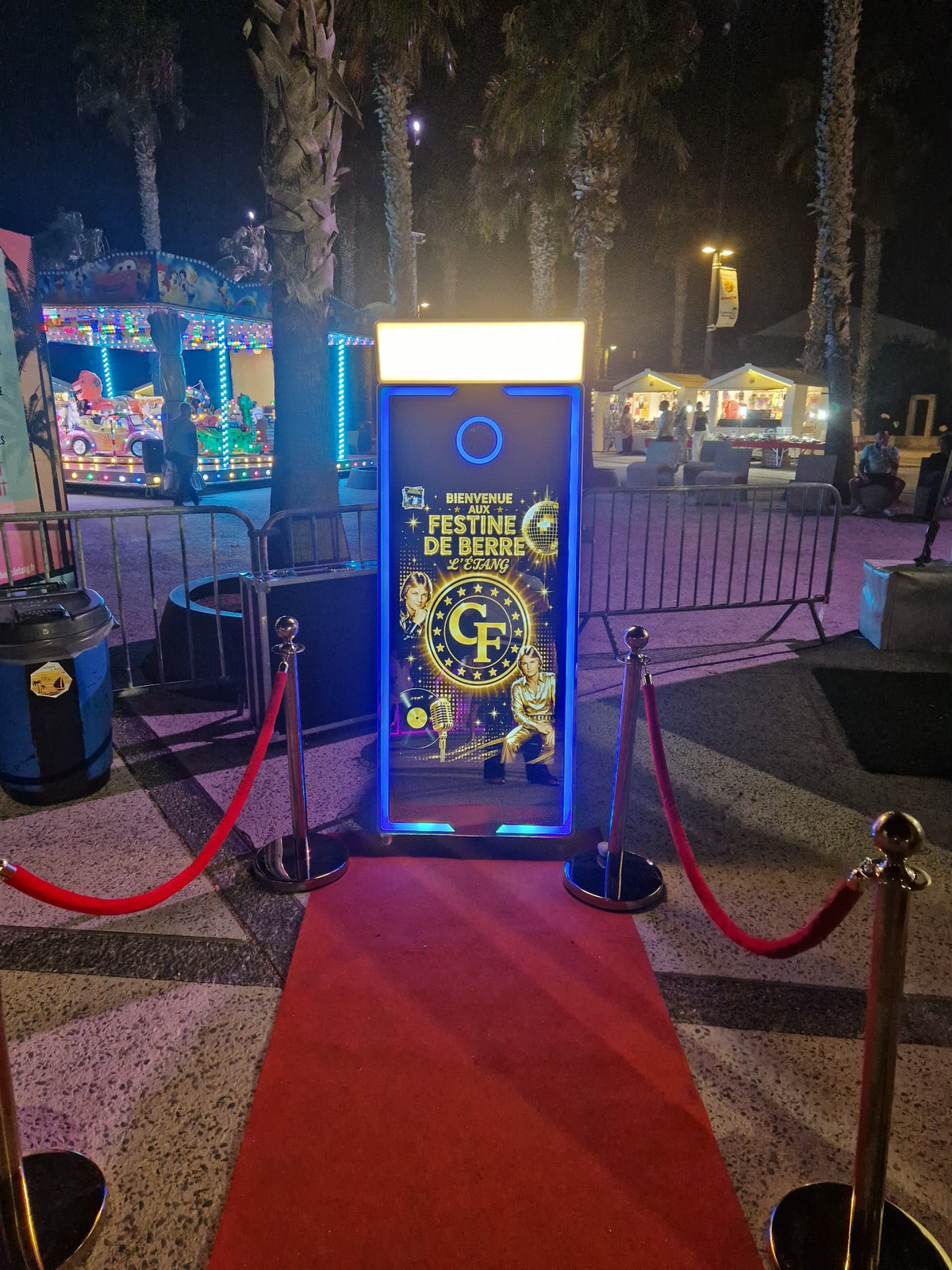 Magic Mirror Photobooth With Wheels