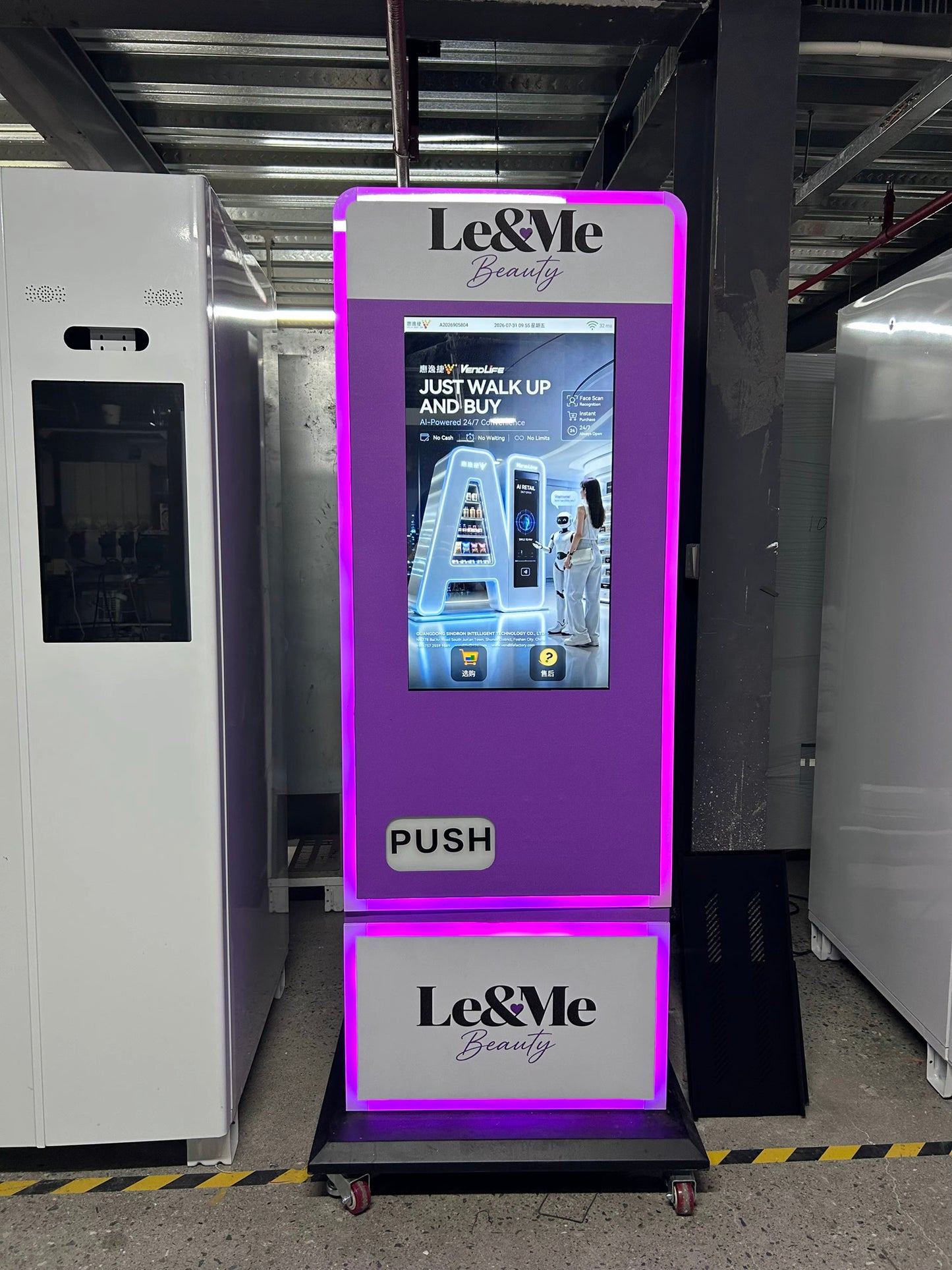 LED 32" Touchscreen Vending Machine Alcohol Snacks Vape