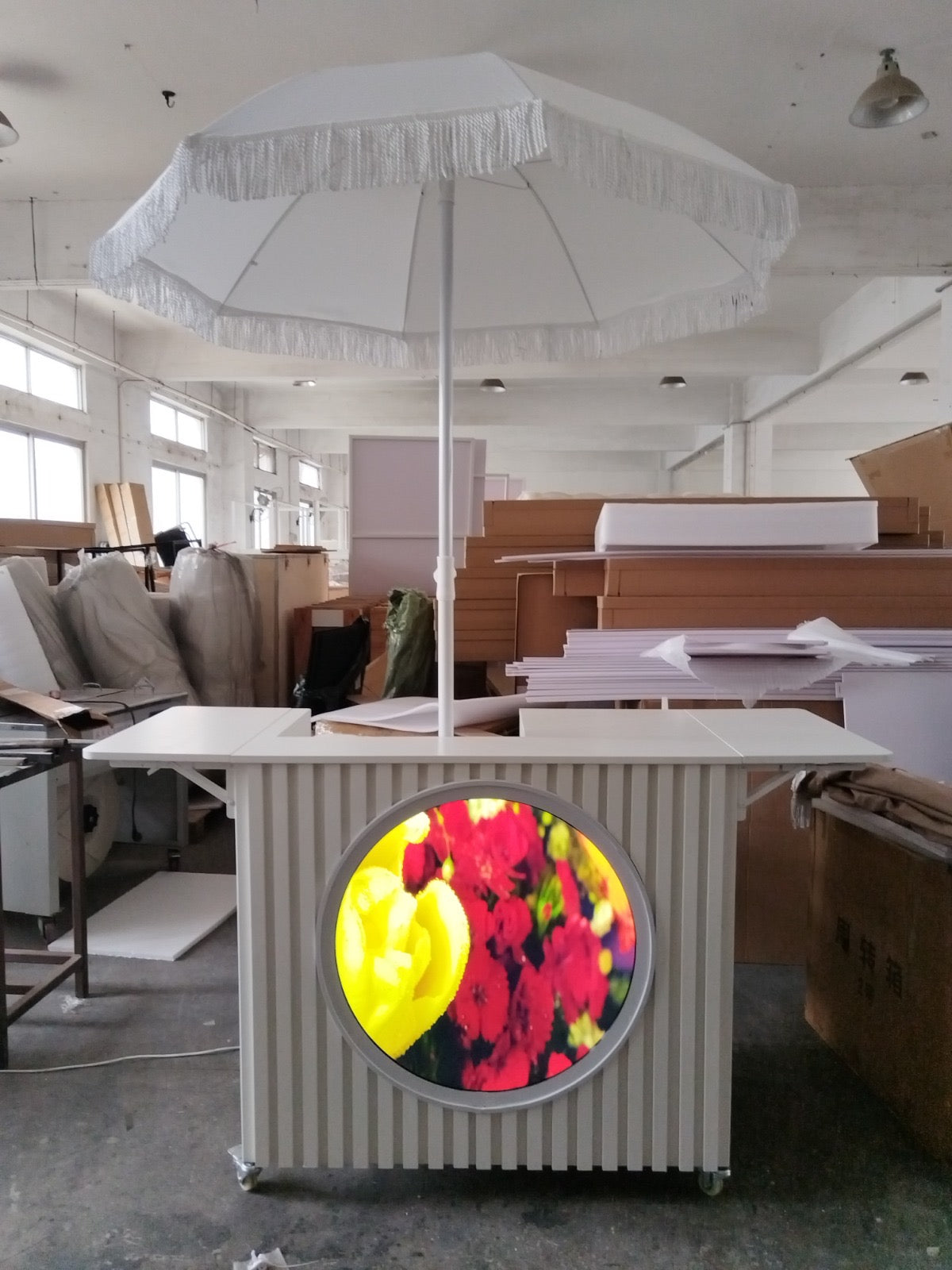 Wooden Pancake Dessert Cart With LCD Screen