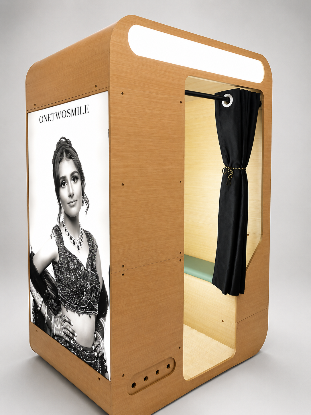 Wooden Vintage Enclosed Photobooth With Payment System Selfie Booth