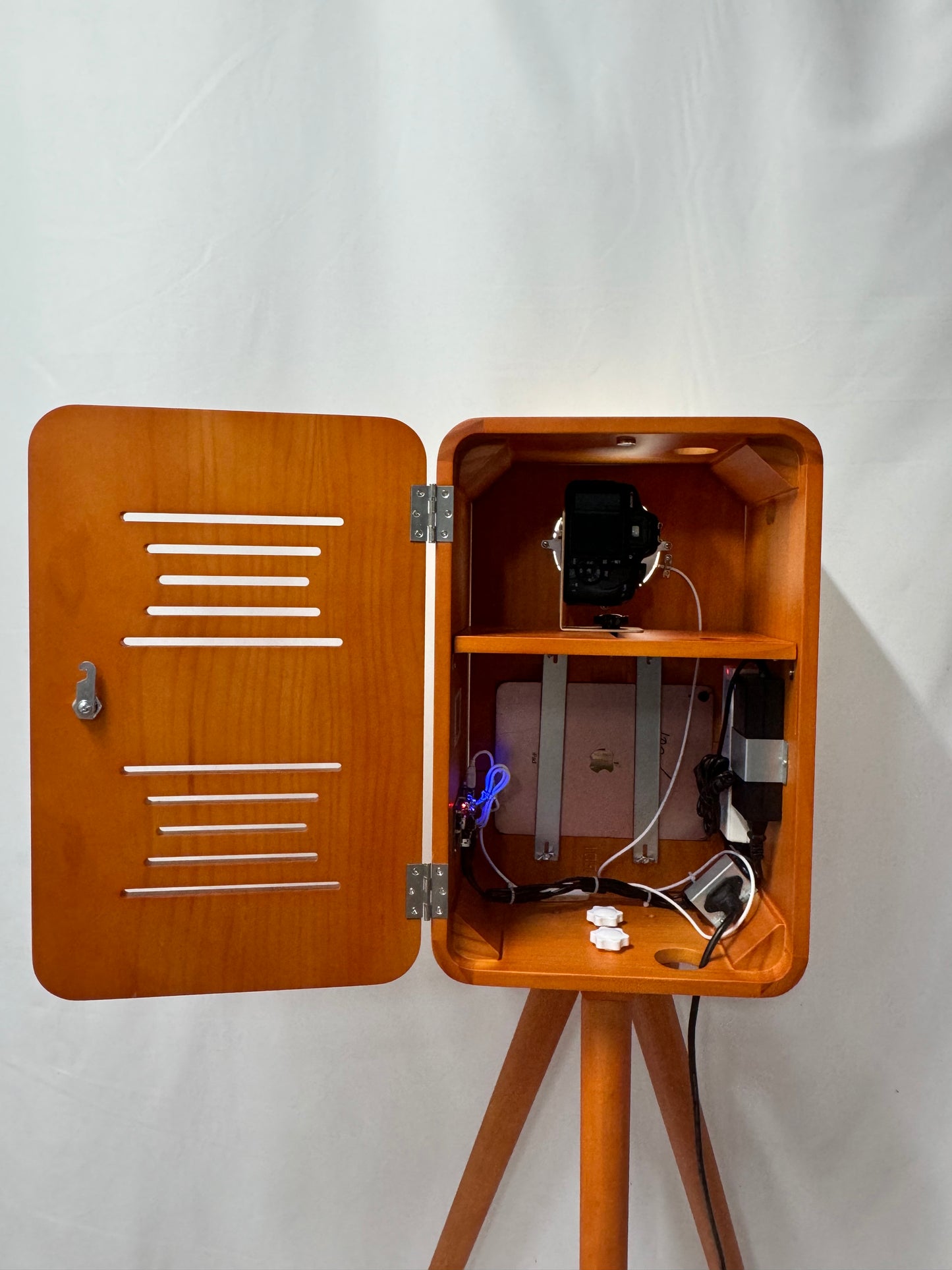 Vintage iPad DSLR Selfie Pod Photobooth