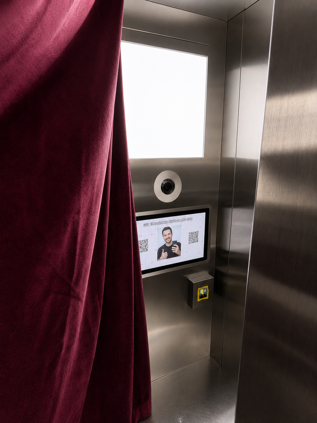 Stainless Steel Enclosed Photo Booth With Contactless Payment Selfie Booth