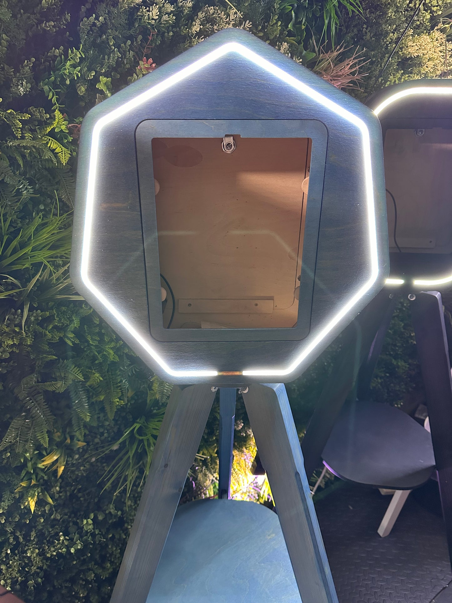 Vintage Heptagon IPad Selfie Pod Photobooth