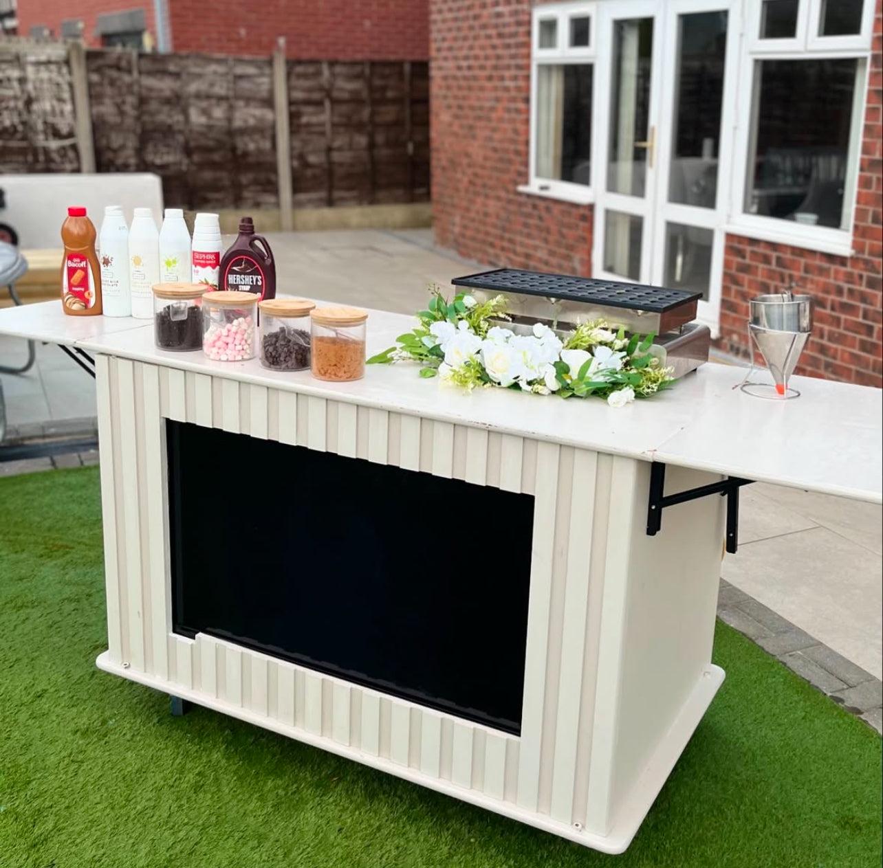 Pancake Dessert Cart With LCD Screen