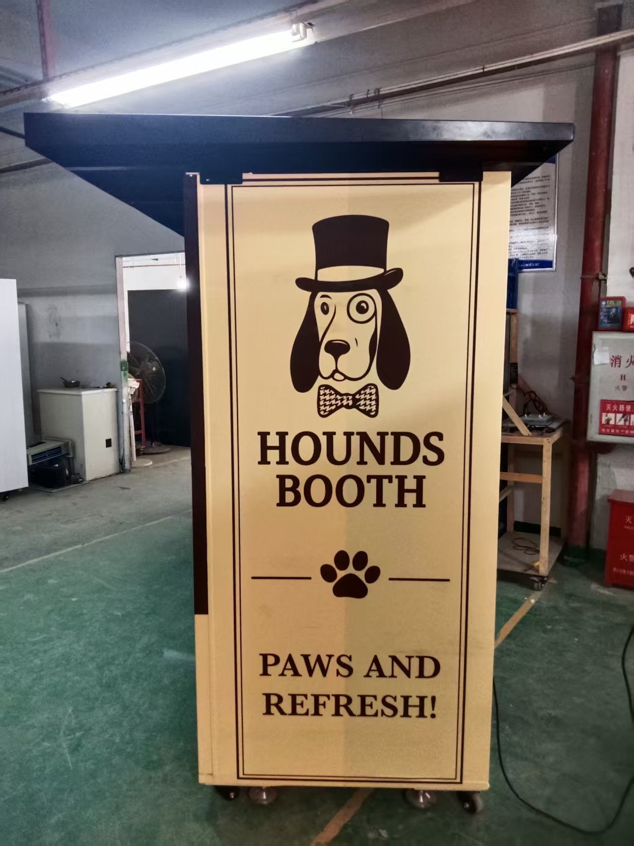 Standard Touchscreen Vending Machine Snacks Drinks