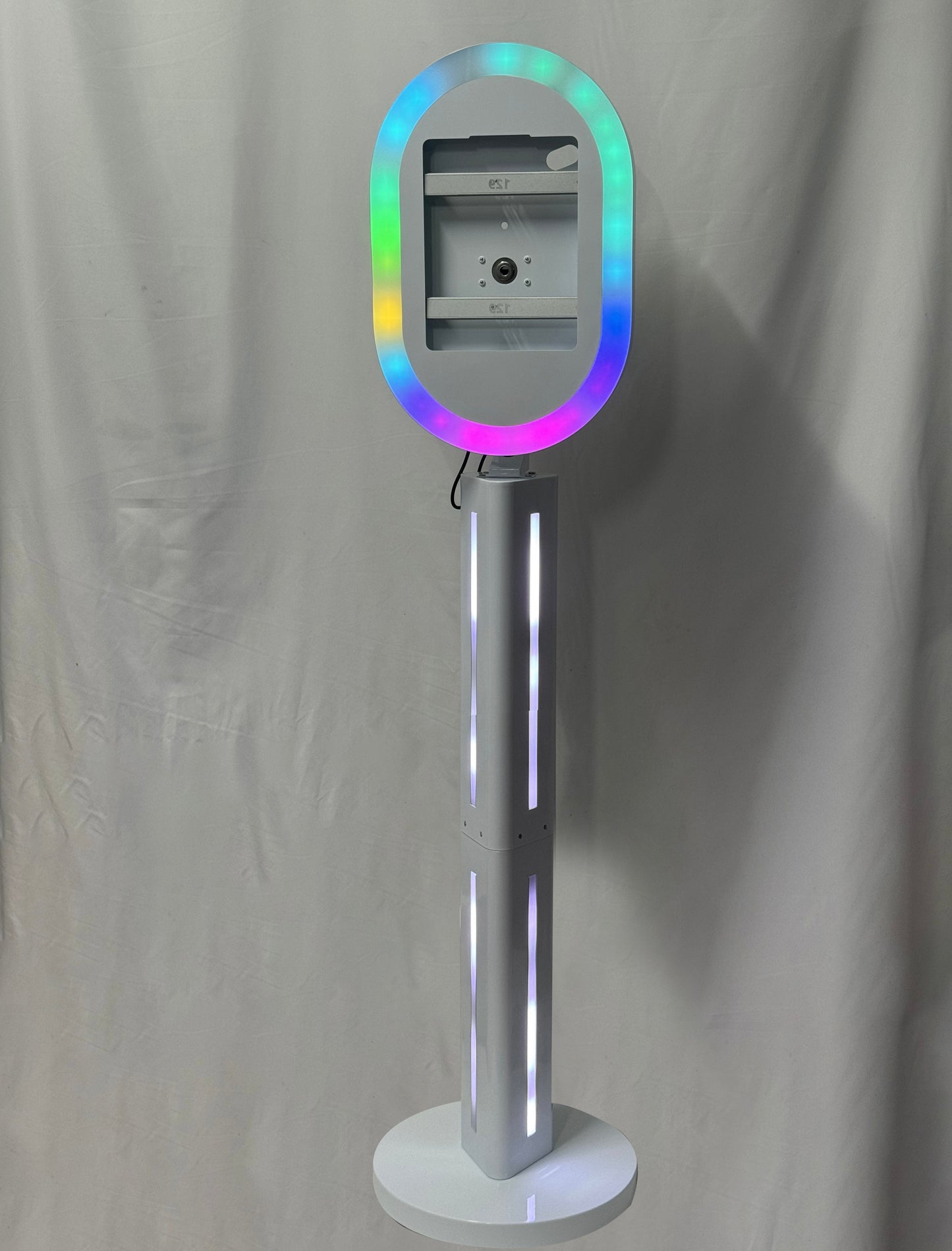 Oval IPad Selfie Pod Photobooth