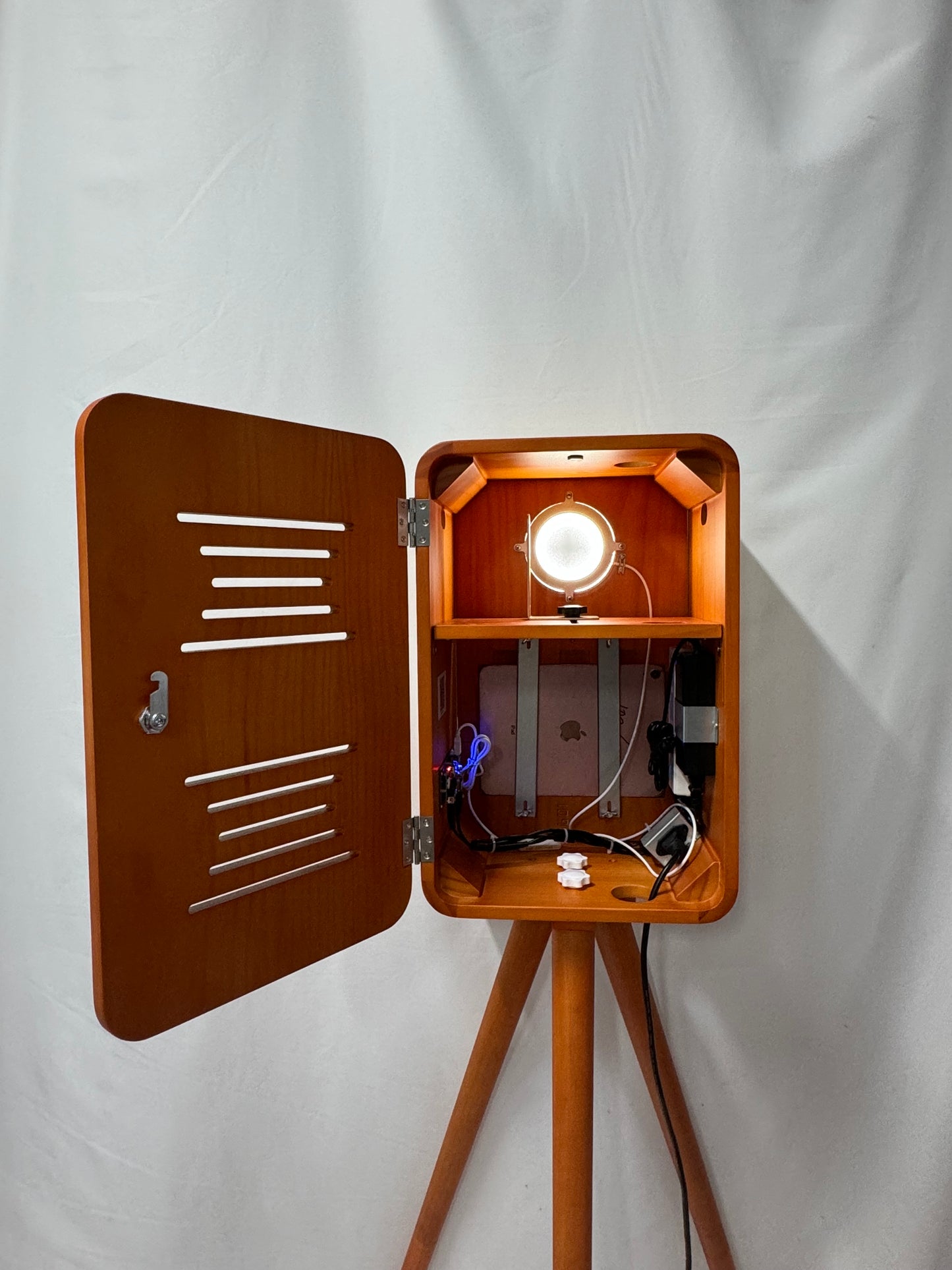 Vintage iPad DSLR Selfie Pod Photobooth