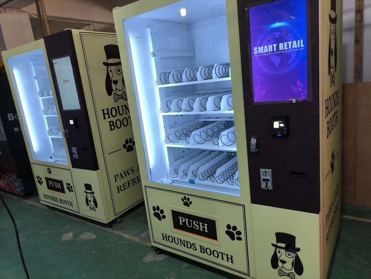 Standard Touchscreen Vending Machine Snacks Drinks