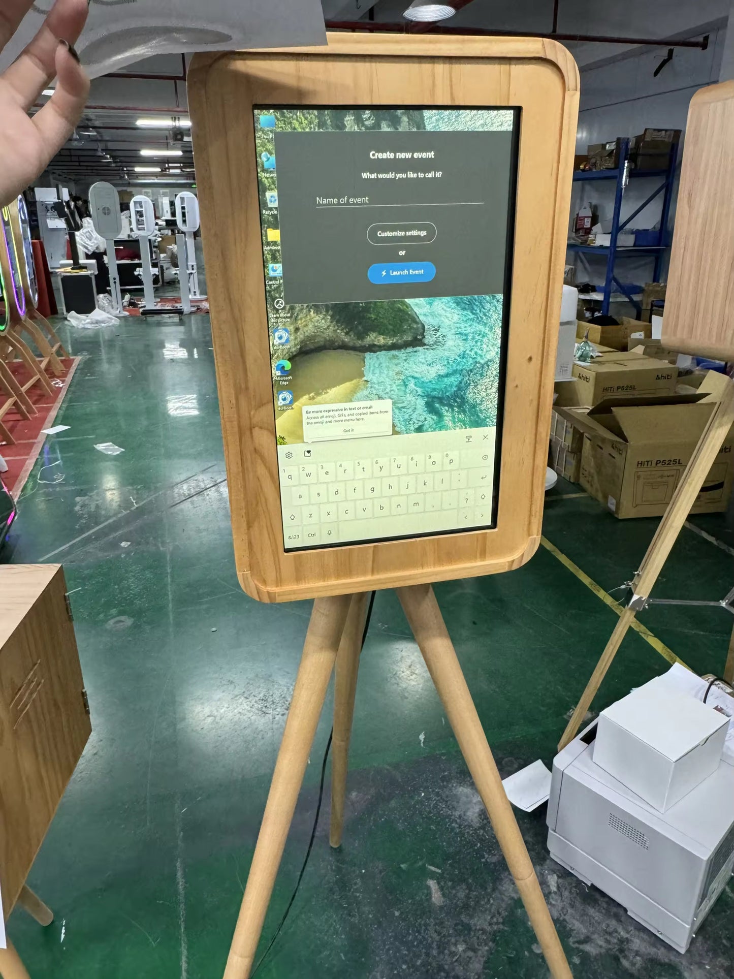 Wooden DSLR & iPad Selfie Pod Windows Photobooth