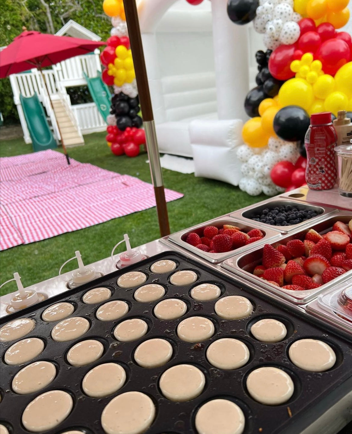 Pancake Dessert Cart With LCD Screen