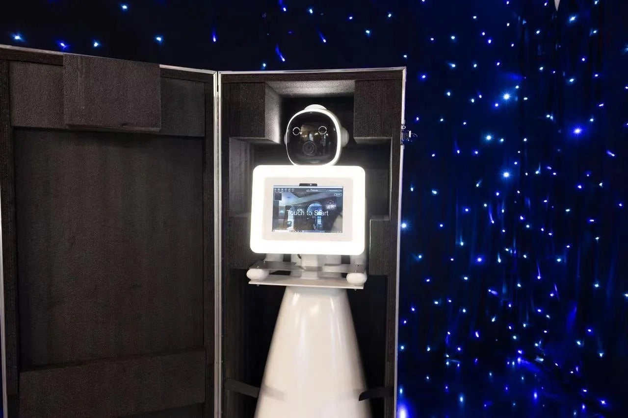 Magnificent Roaming Robot DSLR iPad Photobooth