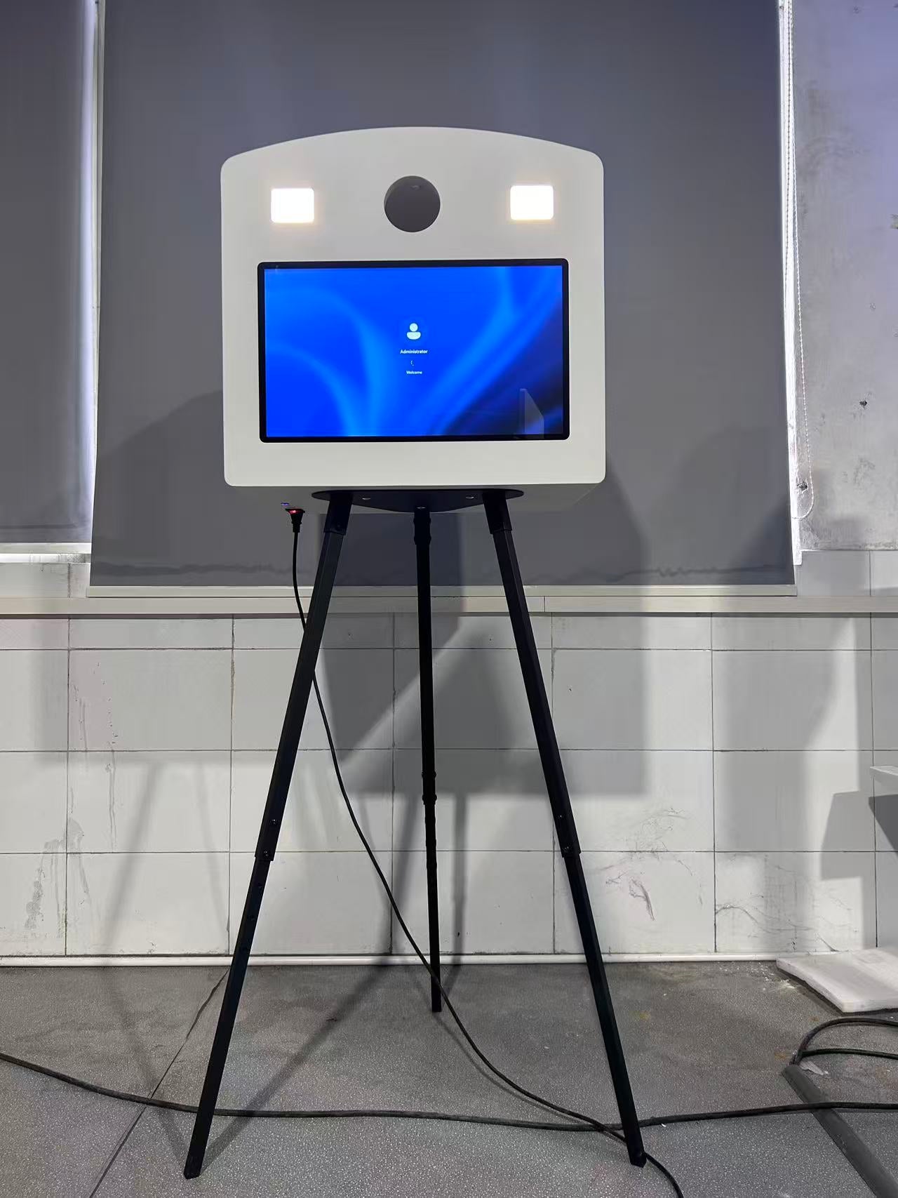 Metal Windows DSLR Selfie Pod Photobooth With Internal Printer Slot