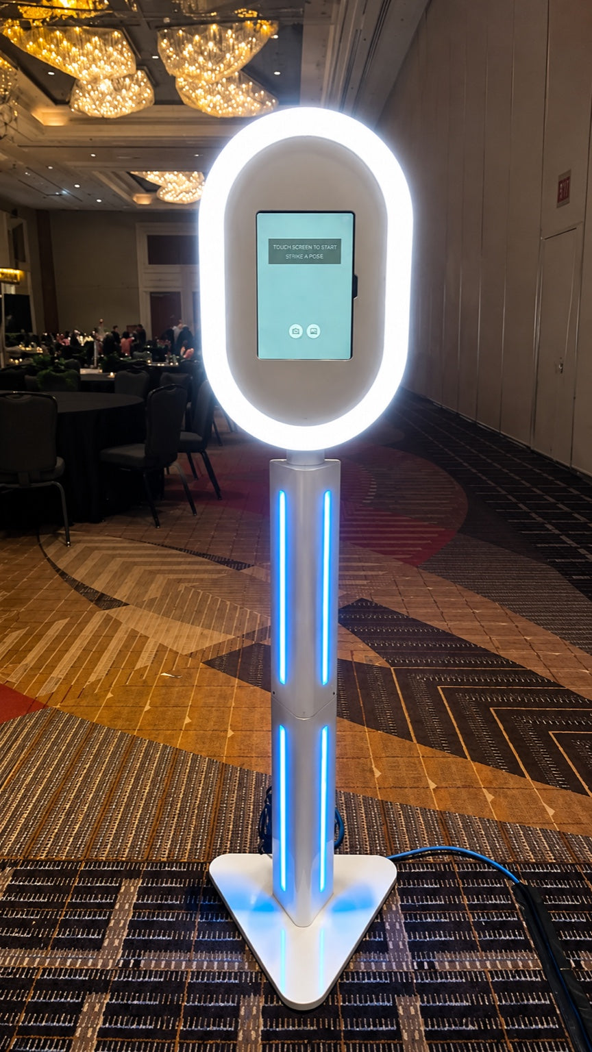 Oval IPad Selfie Pod Photobooth