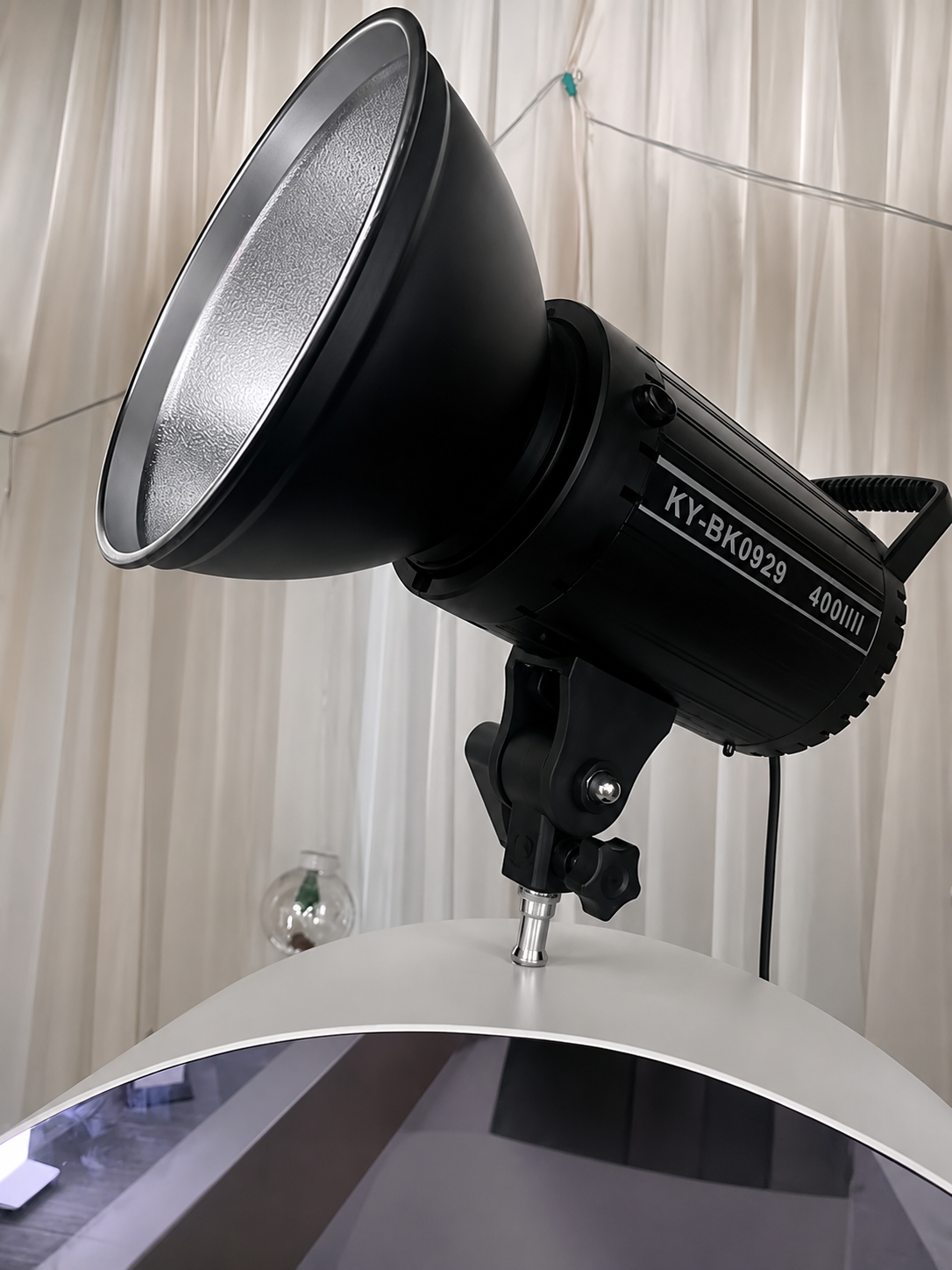 Flash & Still Light With Umbrella For Selfie Pod Magic Mirror Studio Use