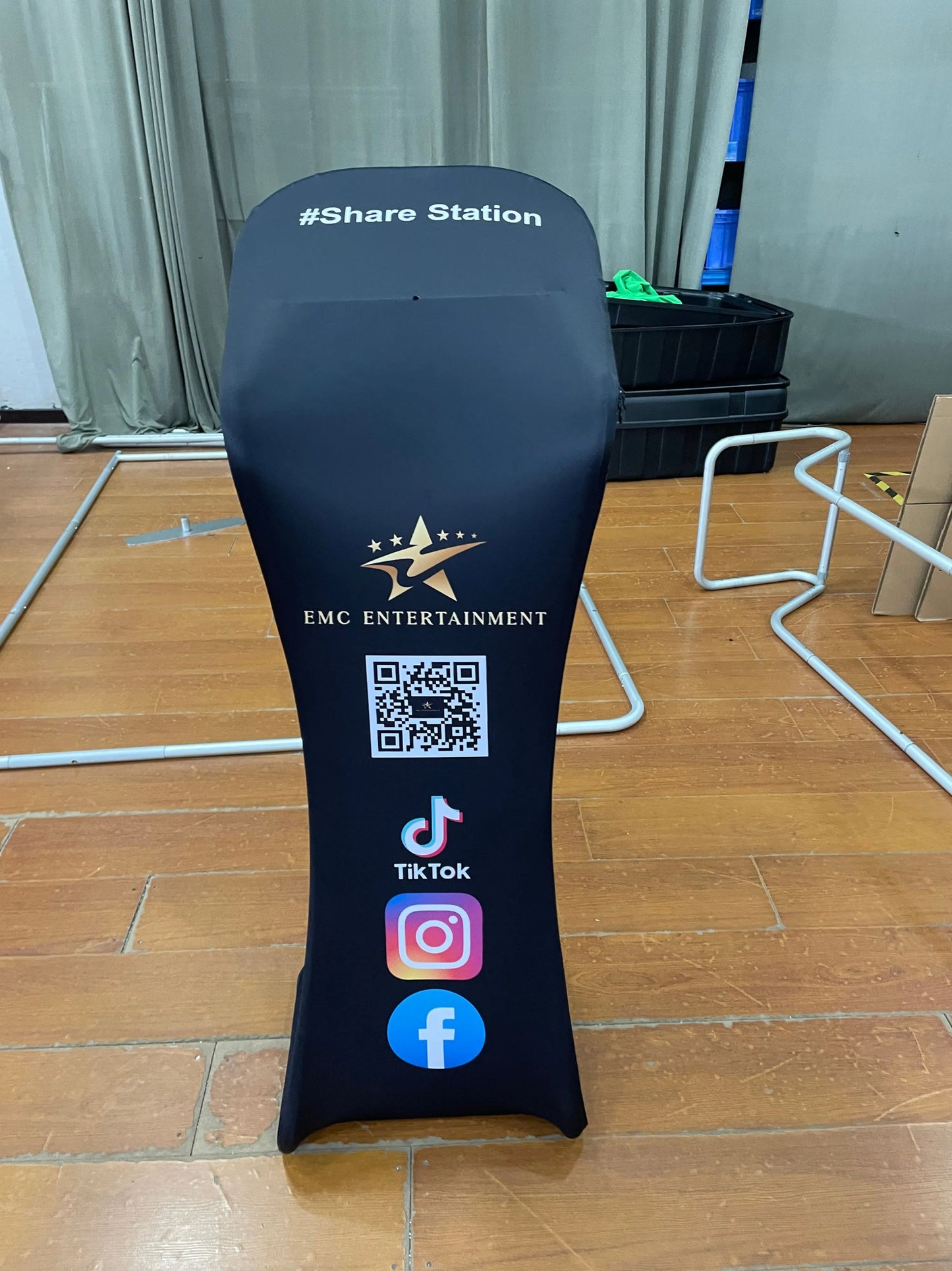 Customisable IPad Tablet Sharing Station For PhotoBooth