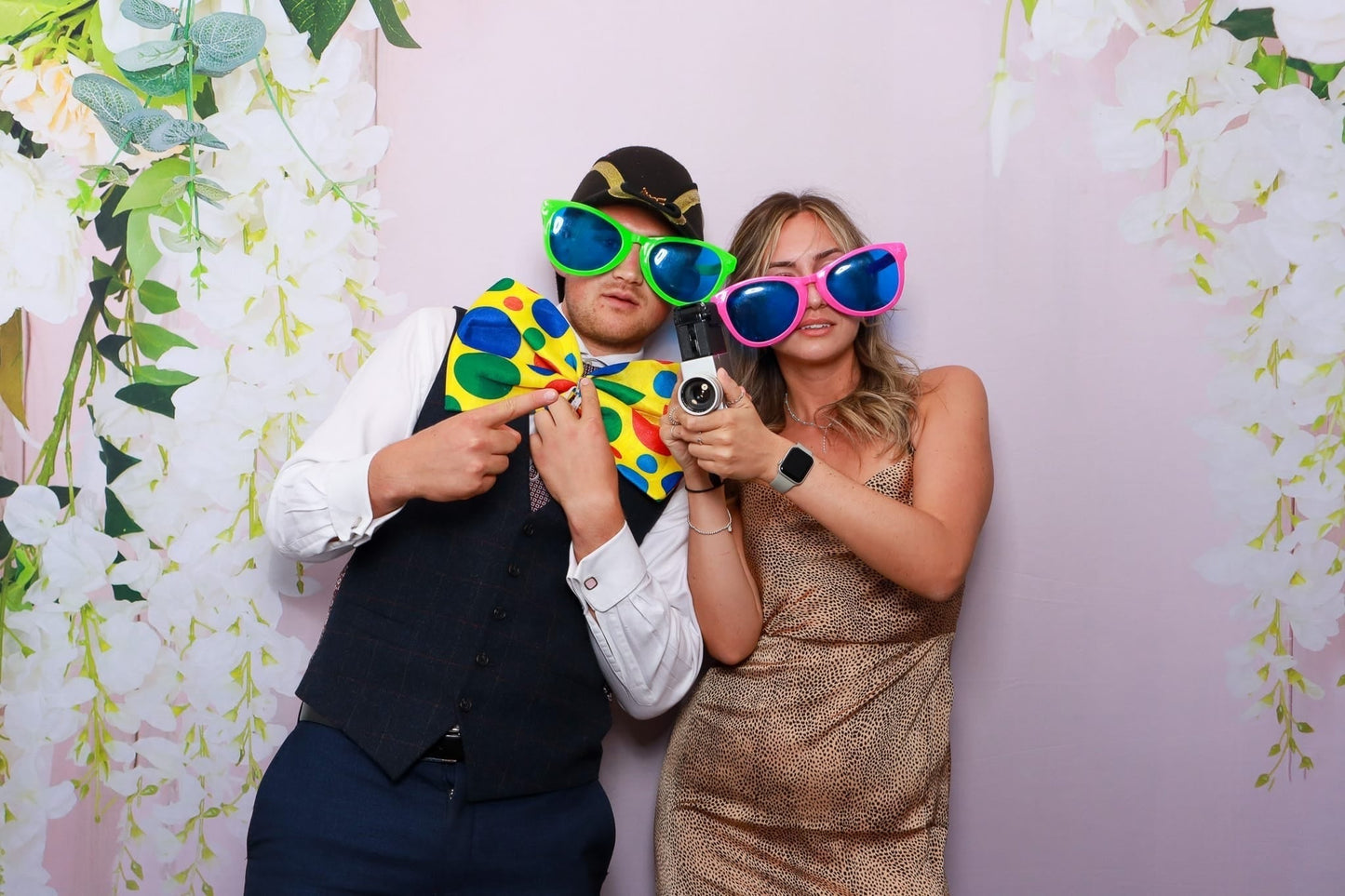 Vintage Windows DSLR & iPad Selfie Pod Photobooth