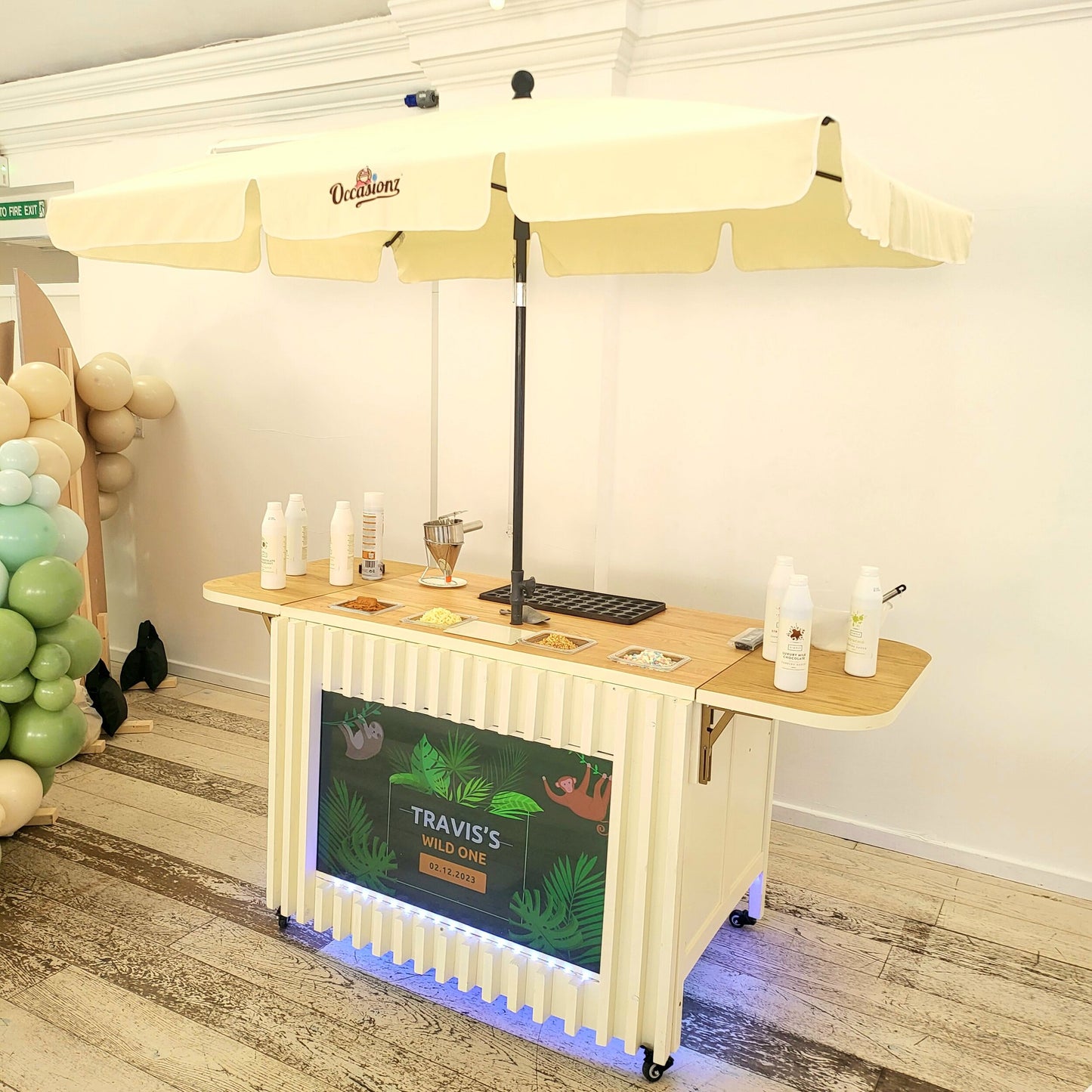 Pancake Dessert Cart With LCD Screen