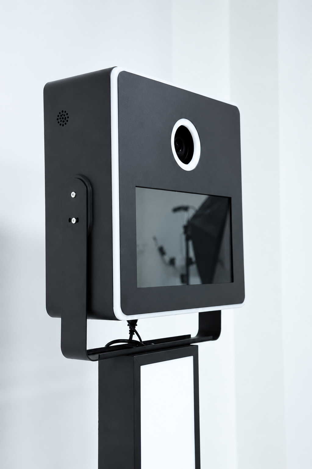 Windows DSLR Selfie Pod Photobooth With LED Base