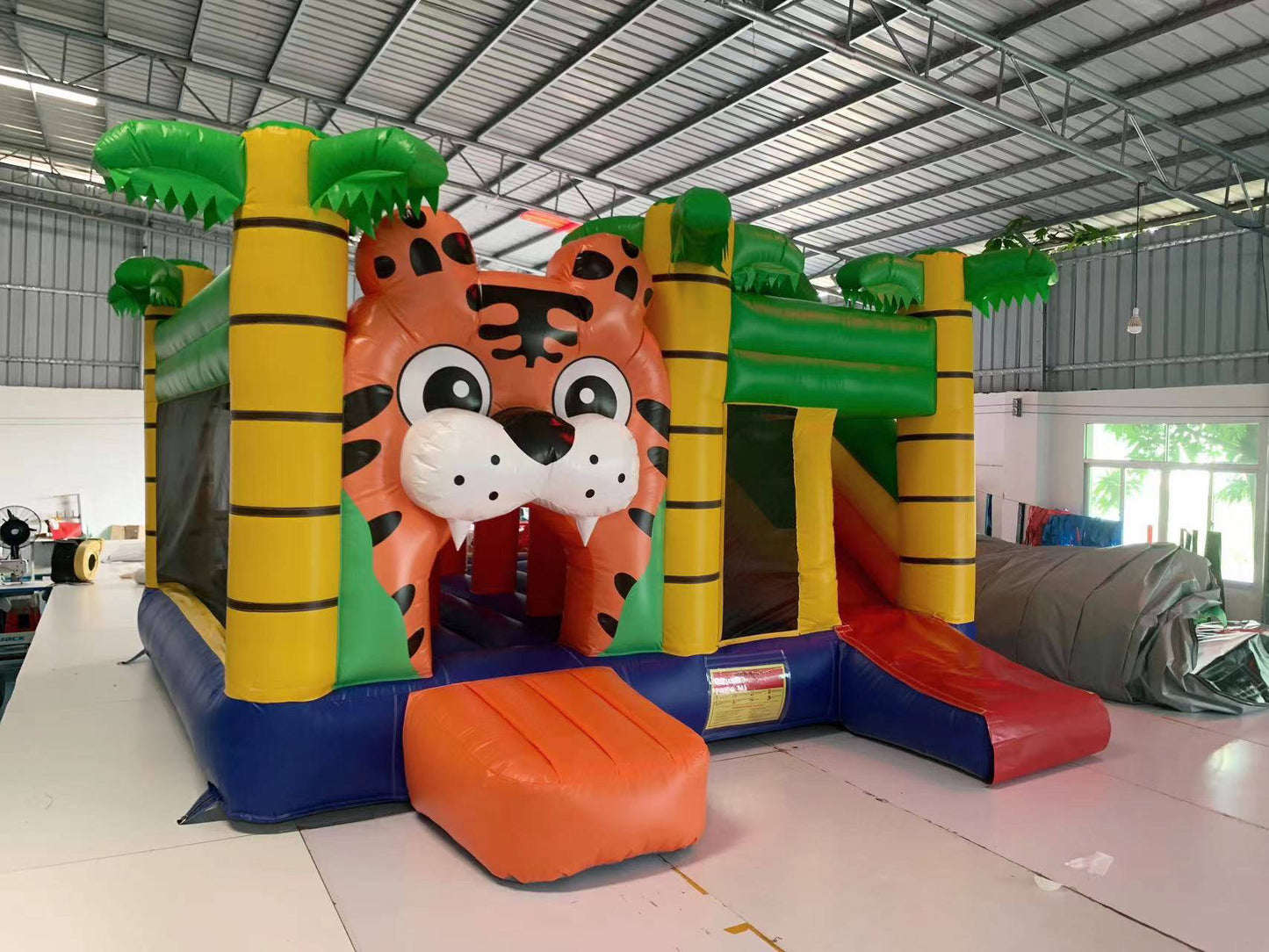 Baby Tiger Bouncy Castle With Slide & Landing Pad