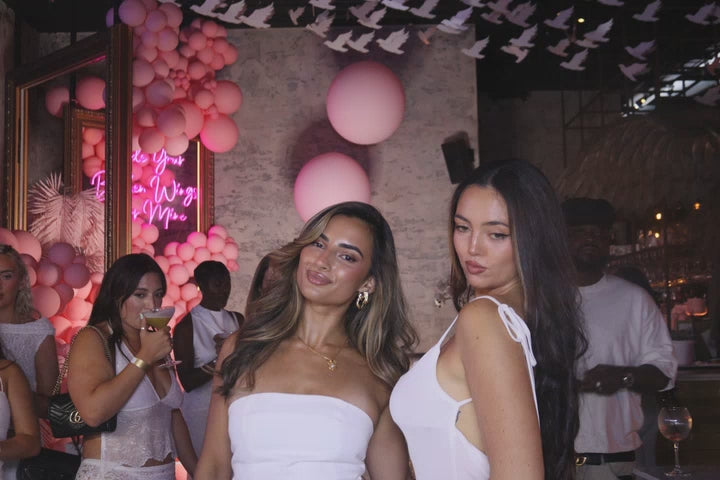 MADE RUNNING all white event with DSLR photobooth =